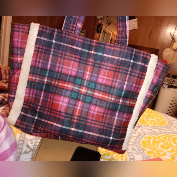 SOLD VICTORIA SECRET PLAID TOTE BAG - Picture 6 of 7